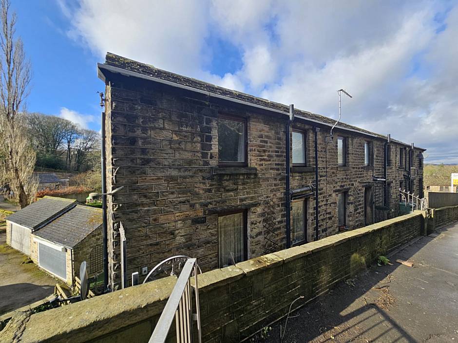 23 Penistone Road, New Mill, Holmfirth