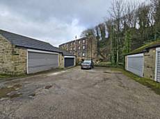 23 Penistone Road, New Mill, Holmfirth